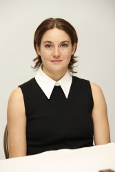 Shailene Woodley - Insurgent press conference portraits by Herve Tropea (Beverly Hills, March 6, 2015) - 12xHQ OFvWndC1