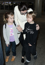 Angelina Jolie - LAX Airport - February 11, 2015 (185xHQ) OGJIMOXB