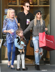 Ashley Tisdale - Leaving Coffee Bean & Tea Leaf with Mikayla, Chris and Lisa in West Hollywood - February 17, 2015 (22xHQ) Q3V8Xu95