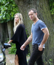 Jude Law - Jude Law - steps out with new love Phillipa Coan - May 30, 2015 - 18xHQ Q4jAzSsD