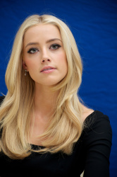 Amber Heard - The Rum Diary press conference portraits by Vera Anderson (Beverly Hills, October 13, 2011) - 10xHQ QceLpWan