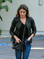 Nikki Reed - Nikki Reed - Out and about in West Hollywood 03.04.2015 (33xHQ) RMJSJbGy