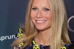 Gwyneth Paltrow - poses during the 'Iron Man 3' photocall at Le Grand Rex on April 14, 2013 in Paris, France - 34xHQ S3eFEOpt