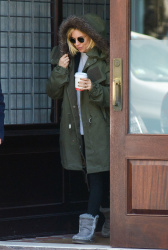 Sienna Miller - Out and about in New York City - February 11, 2015 (30xHQ) SlEjuCLR