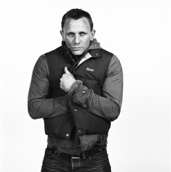 Daniel Craig - Unkown Photoshoot - 5xHQ TBwOHge2