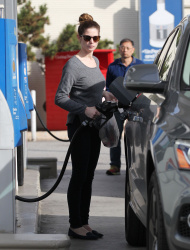 Ashley Greene - Getting gas in LA - february 26, 2015 (18xHQ) TF8PWjXt