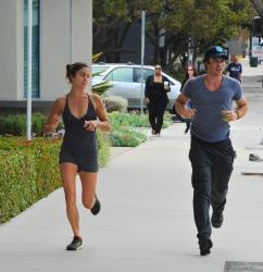 Ian Somerhalder & Nikki Reed - out for an early morning jog in Los Angeles (July 19, 2014) - 27xHQ TLEcVyRP