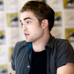 Robert Pattinson - "The Twilight Saga: Breaking Dawn. Part 1" press conference portraits by Armando Gallo (San Diego, July 21, 2011) - 34xHQ UtFdSiXW