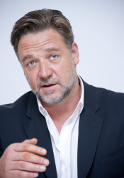 Russell Crowe - Noah press conference portraits by Magnus Sundholm (Beverly Hills, March 24, 2014) - 17xHQ UtIXFBde