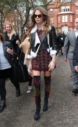 Cara Delevingne - Arriving at the Burberry Fashion Show in London - February 23, 2015 (9xHQ) VqjUMUns
