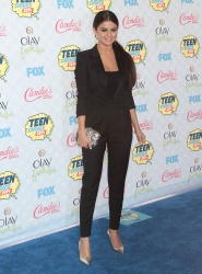Selena Gomez - At the FOX's 2014 Teen Choice Awards, August 10, 2014 - 393xHQ W3WFafqj