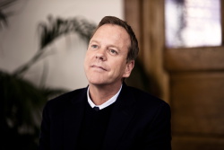 Kiefer Sutherland - "Touch" press conference portraits by Armando Gallo (Los Angeles, May 2, 2012) - 13xHQ WfovLGGo
