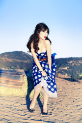 Zooey Deschanel - Ellen von Unwerth Photoshoot 2012 for Glamour - 9xHQ YO8rY67B