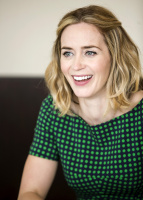 Эмили Блант (Emily Blunt) Press Conference for The Girl On the Train at the Mandarin Oriental Hotel, 25.09.2016 (26xHQ) YUEq23gf