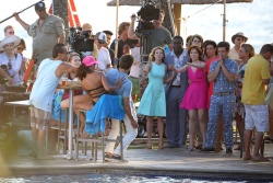 Zac Efron, Adam DeVine, Anna Kendrick & Aubrey Plaza - On the set of "Mike And Dave Need Wedding Dates" in Turtle Bay,Oahu,Hawaii 2015.06.03 - 41xHQ YqomfMKx