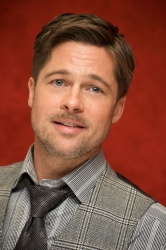 Brad Pitt - The Curious Case of Benjamin Button press conference portraits by Vera Anderson (Los Angeles, December 6, 2008) - 14xHQ Yyy2SNLV