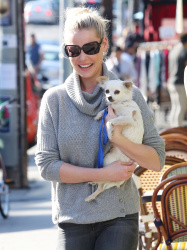 Katherine Heigl - Out & About in Los Angeles, 27 января 2015 (21xHQ) ZiDhGAEh