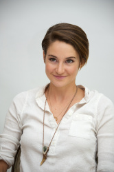 Shailene Woodley - Divergent press conference portraits by Vera Anderson (Los Angeles, Beverly Hills, March 8, 2014) - 10xHQ ZoB9lCX4
